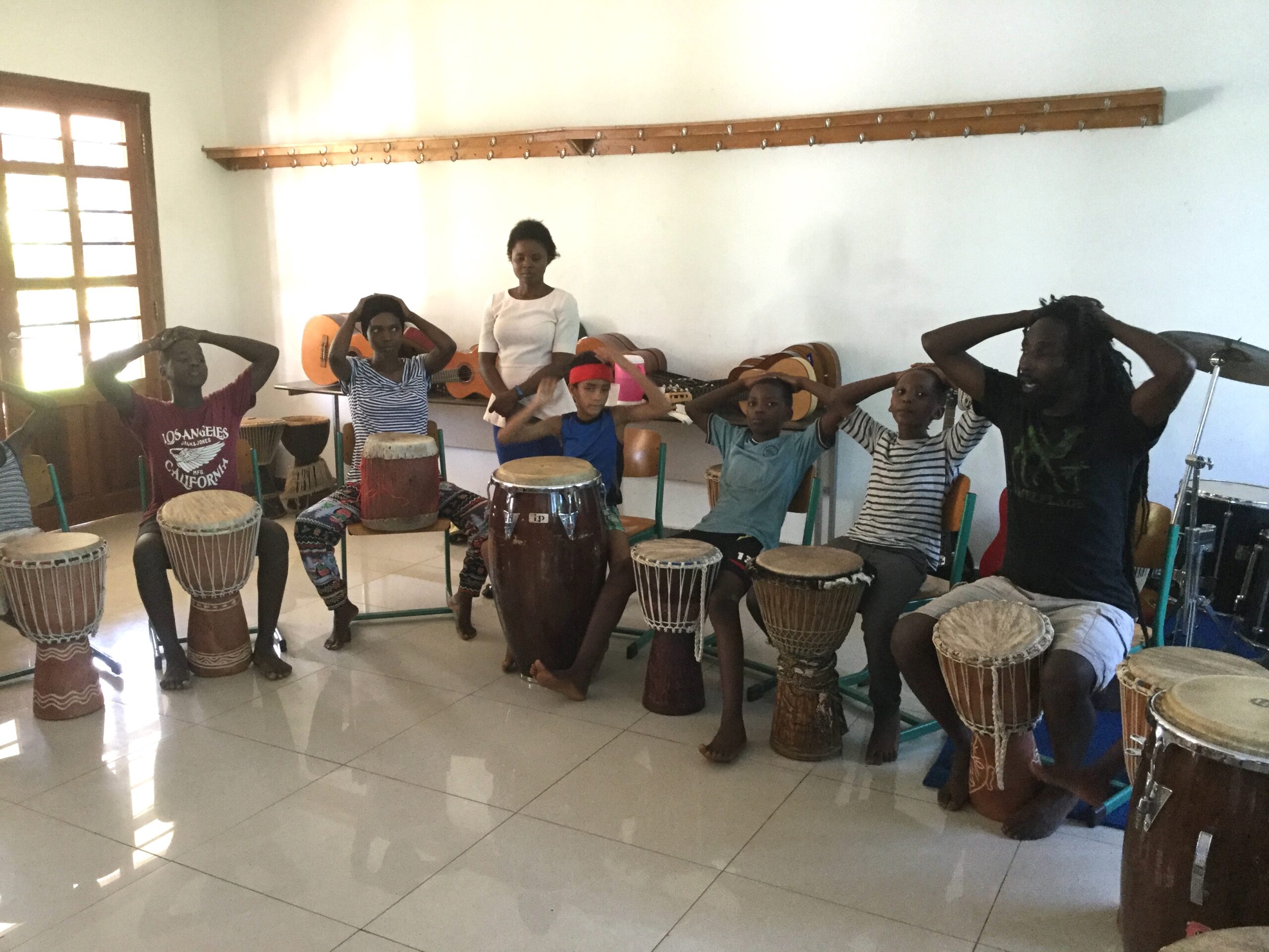Trommelunterricht mit Paul Mbugi